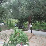 Billy\'S Amoudi Apartments